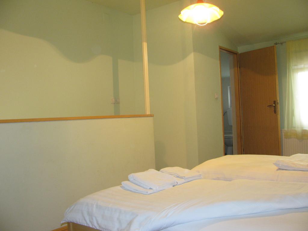 Apartments & Rooms Korzo Slavonski Brod Quarto foto