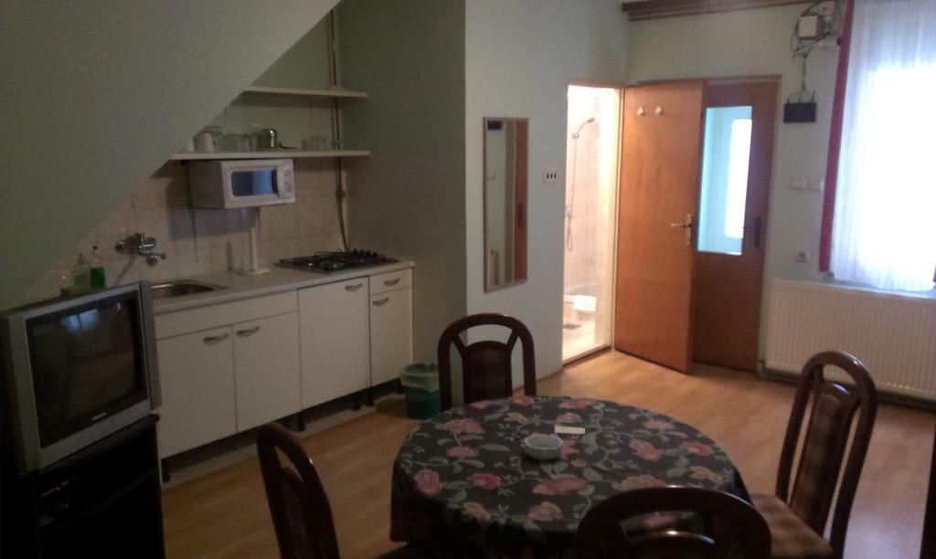 Apartments & Rooms Korzo Slavonski Brod Quarto foto