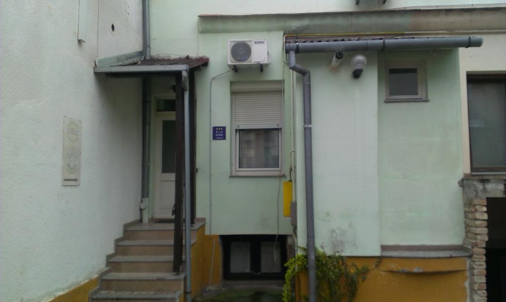 Apartments & Rooms Korzo Slavonski Brod Quarto foto